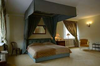 Гостиница Фортеция Орск Улучшенный люкс с кроватью размера «king-size»-8