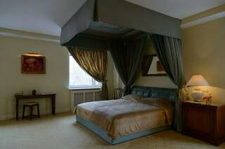 Гостиница Фортеция Орск Улучшенный люкс с кроватью размера «king-size»-14