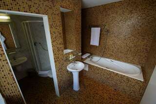 Гостиница Фортеция Орск Стандартный двухместный люкс с 1 кроватью-15