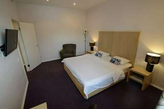 Гостиница Фортеция Орск Улучшенный двухместный номер с 1 кроватью-2