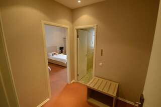 Гостиница Фортеция Орск Улучшенный двухместный номер с 2 отдельными кроватями-8